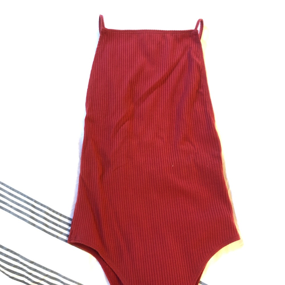 Reformation Gia Bodysuit - Picture 3 of 8